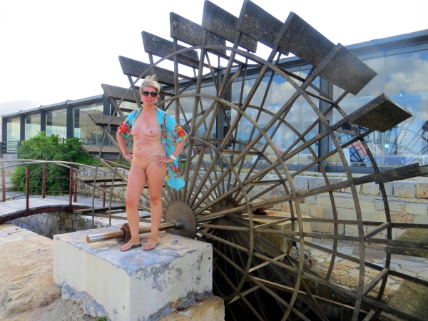 ModestyAblazeWaterWheel3